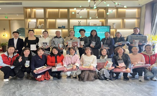 9.“以阅读丈量天下，，，，，，让心田更有实力”主题念书朗诵交流活动现场留念_副本.jpg